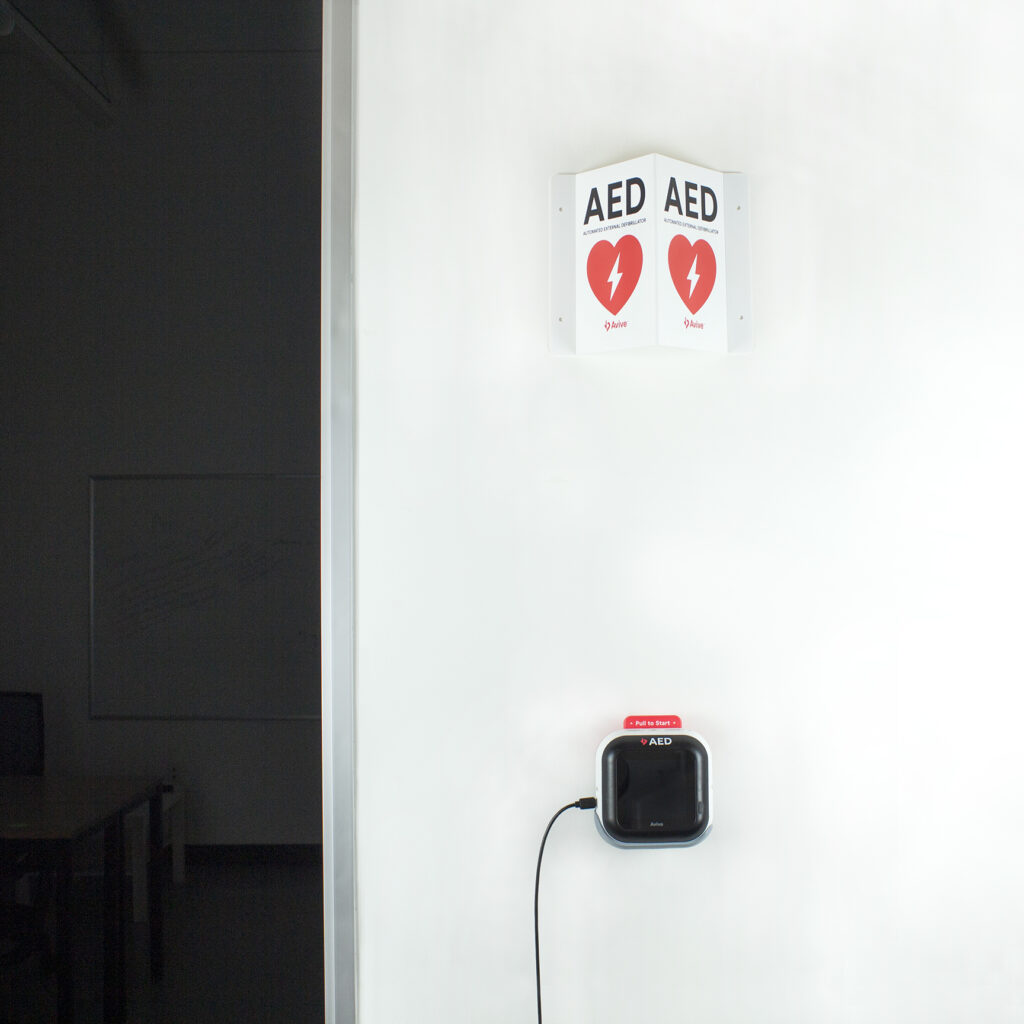AED wall sign web 4745 2